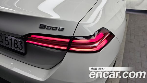 BMW 5 Series 2025, фото 9