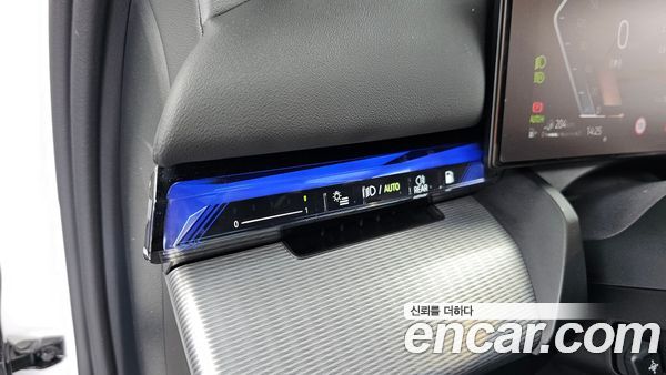 BMW 5 Series 2025, фото 16