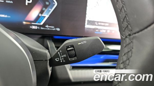 BMW 5 Series 2025, фото 29
