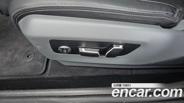 BMW 5 Series 2025, фото 31