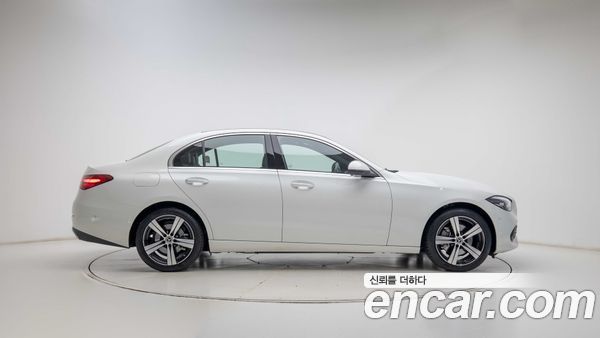 Mercedes-Benz C-Class 2026, фото 9