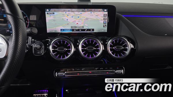 Mercedes-Benz GLA 2023, фото 14