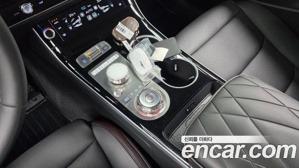 Genesis GV70 2025, фото 11