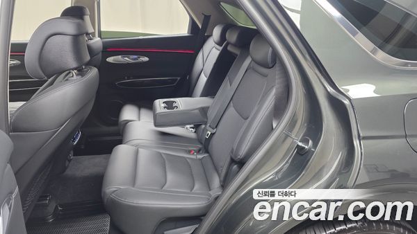 Genesis GV70 2025, фото 17