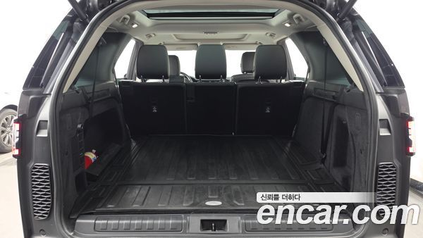 Land Rover Discovery 2020, фото 26