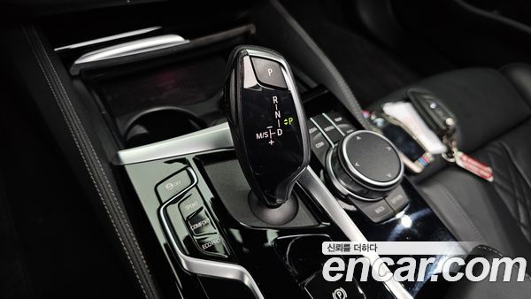 BMW 5 Series 2023, фото 12