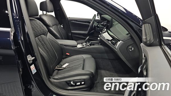 BMW 5 Series 2023, фото 16