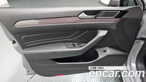 Volkswagen Passat 2022, фото 13