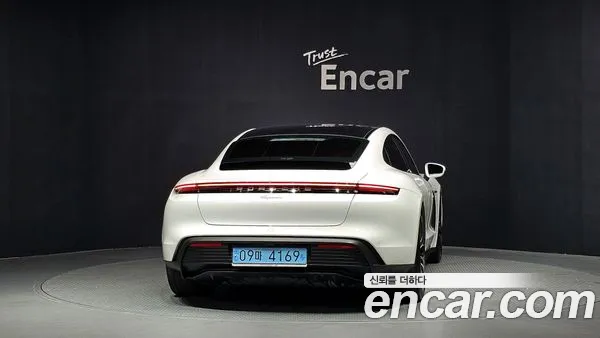 Porsche Taycan 2023, фото 4