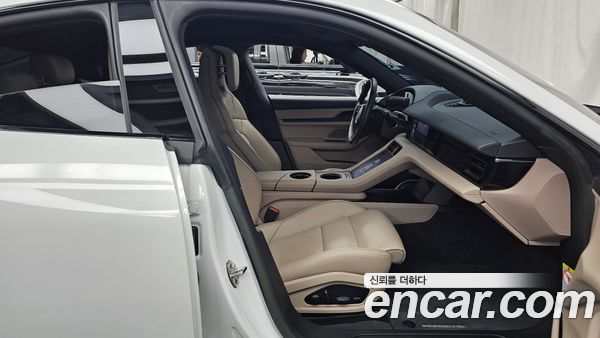 Porsche Taycan 2023, фото 11