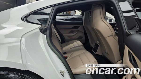 Porsche Taycan 2023, фото 12