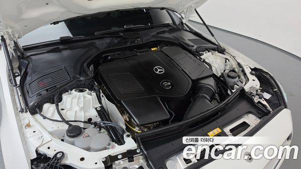 Mercedes-Benz C-Class 2025, фото 6