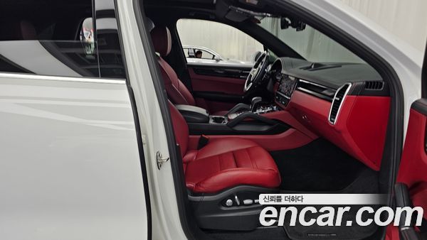 Porsche Cayenne 2020, фото 16
