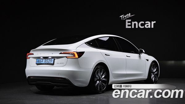 Tesla Model 3 2024