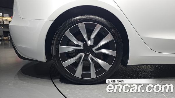 Tesla Model 3 2024, фото 4