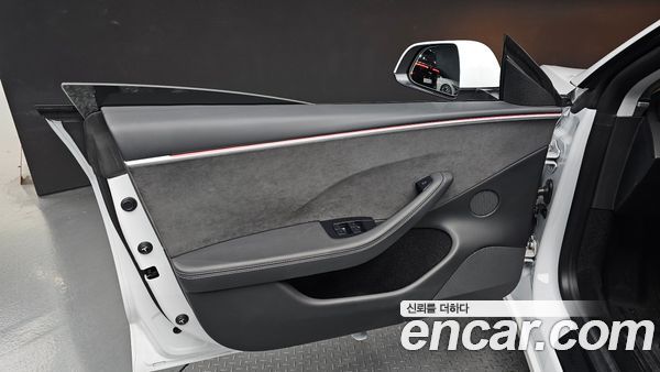 Tesla Model 3 2024, фото 13