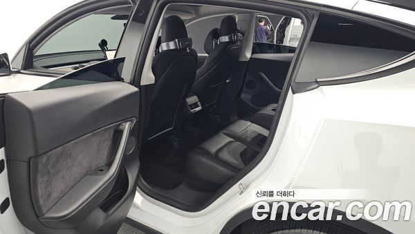 Tesla Model Y 2021, фото 17