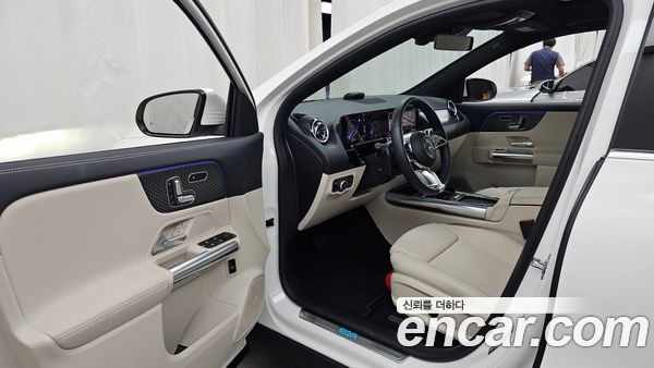 Mercedes-Benz EQA 2026, фото 13