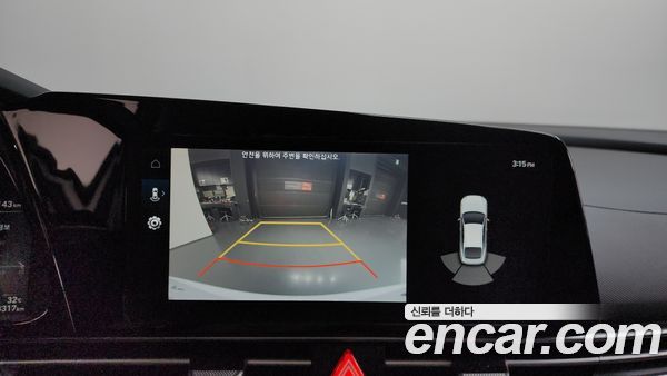 Hyundai Elantra 2023, фото 20