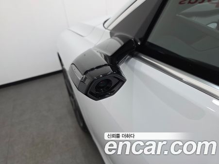 Audi A6 e-Tron 2025, фото 13