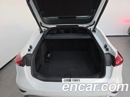 Audi A6 e-Tron 2025, фото 18