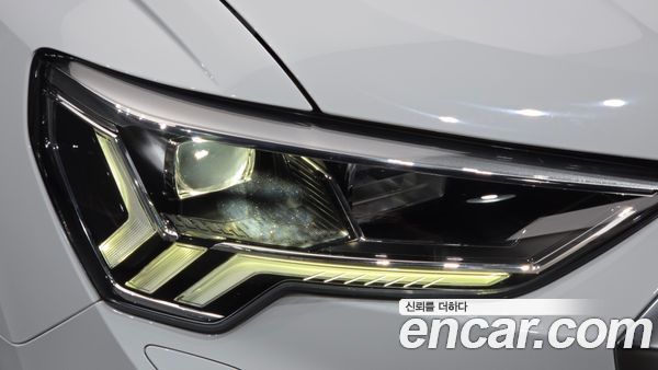 Audi Q3 2023, фото 8