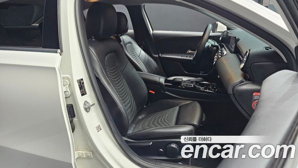 Mercedes-Benz A-Class 2020, фото 16