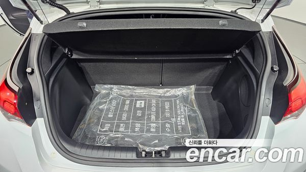 Hyundai Veloster 2020, фото 29