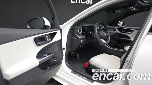 Mercedes-Benz C-Class 2025, фото 10
