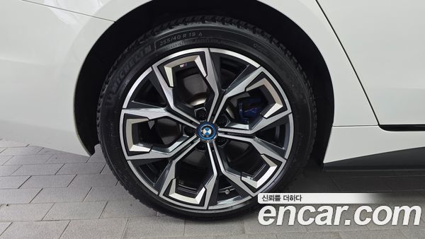 BMW i4 2024, фото 5