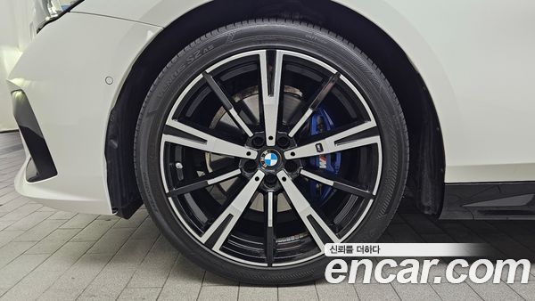 BMW 5 Series 2024, фото 4