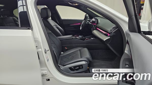 BMW 5 Series 2024, фото 15