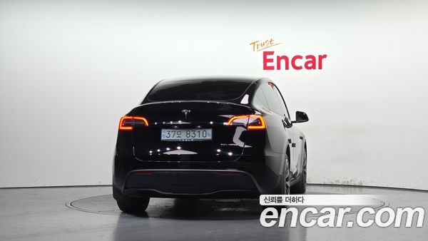 Tesla Model Y 2022, фото 4