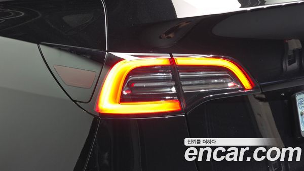 Tesla Model Y 2022, фото 9