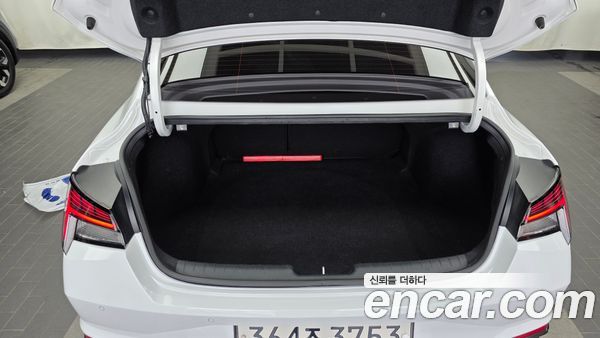 Hyundai Elantra 2023, фото 20