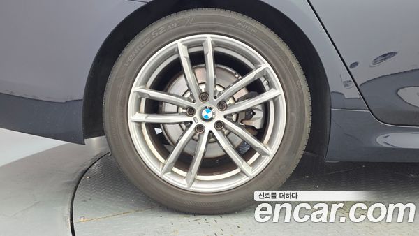 BMW 5 Series 2020, фото 5