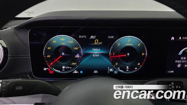 Mercedes-Benz E-Class 2021, фото 11
