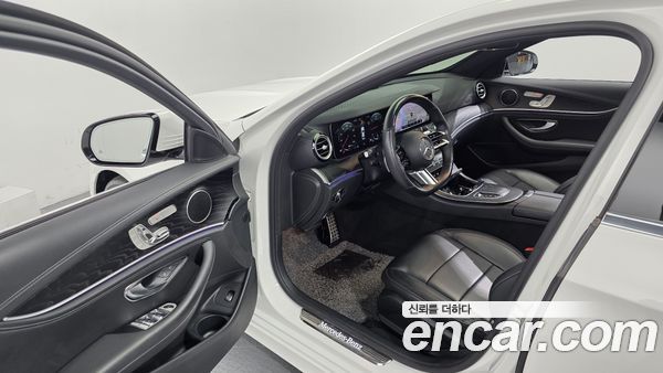 Mercedes-Benz E-Class 2021, фото 13