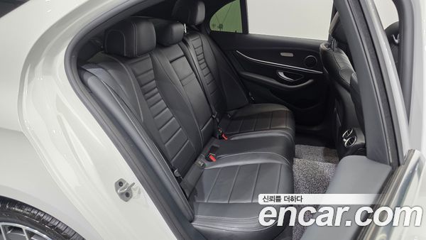 Mercedes-Benz E-Class 2021, фото 17
