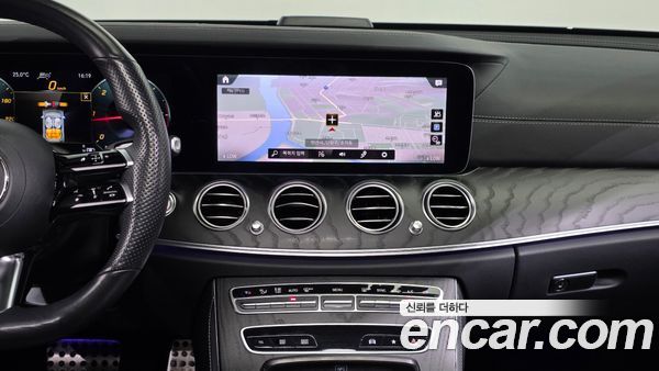 Mercedes-Benz E-Class 2021, фото 18