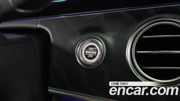 Mercedes-Benz E-Class 2021, фото 27