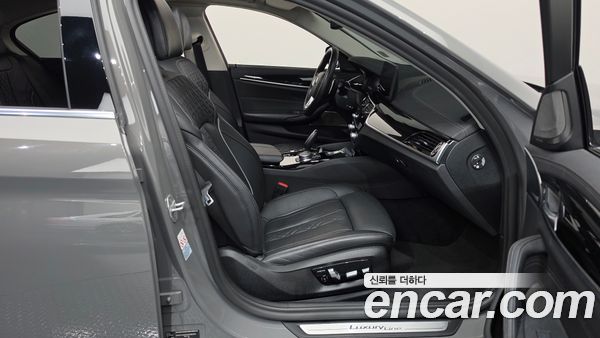 BMW 5 Series 2021, фото 16