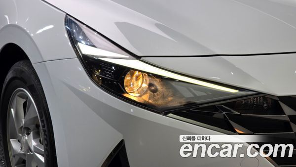 Hyundai Elantra 2023, фото 8