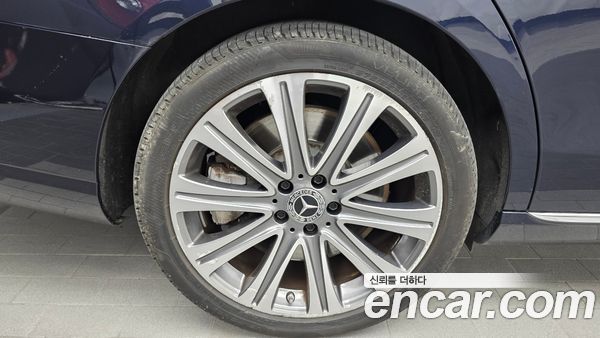 Mercedes-Benz E-Class 2022, фото 5