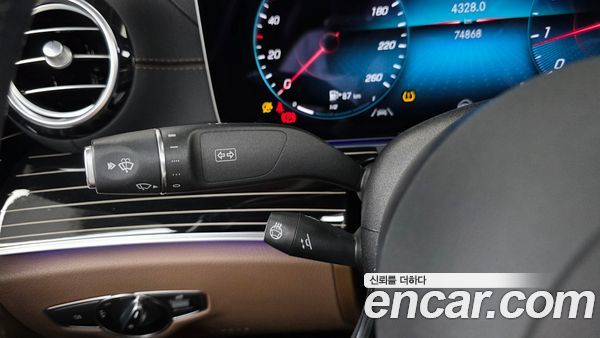 Mercedes-Benz E-Class 2022, фото 29