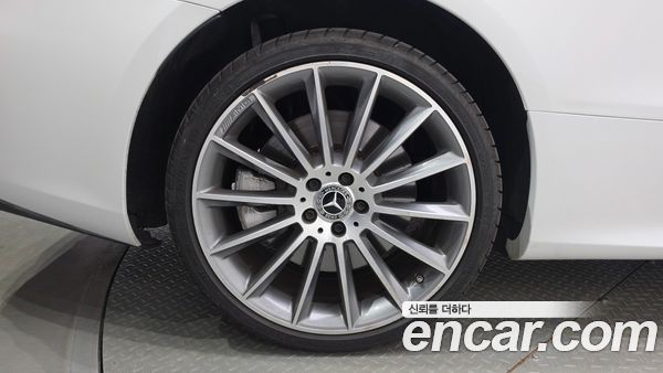 Mercedes-Benz E-Class 2023, фото 4