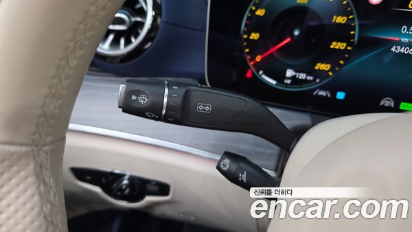 Mercedes-Benz E-Class 2023, фото 30