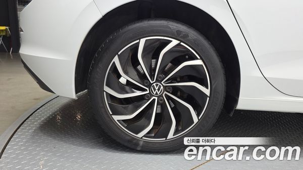 Volkswagen Golf 2024, фото 5
