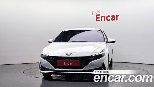 Hyundai Elantra 2022, фото 3