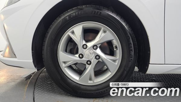 Hyundai Elantra 2022, фото 5